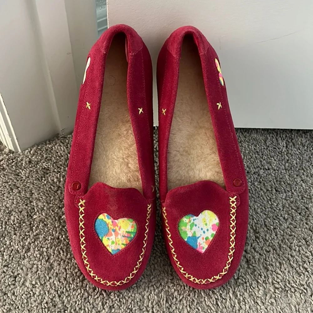 UGG FLAT SLIPPERS SHOES SIZE 6 BRAND NEW